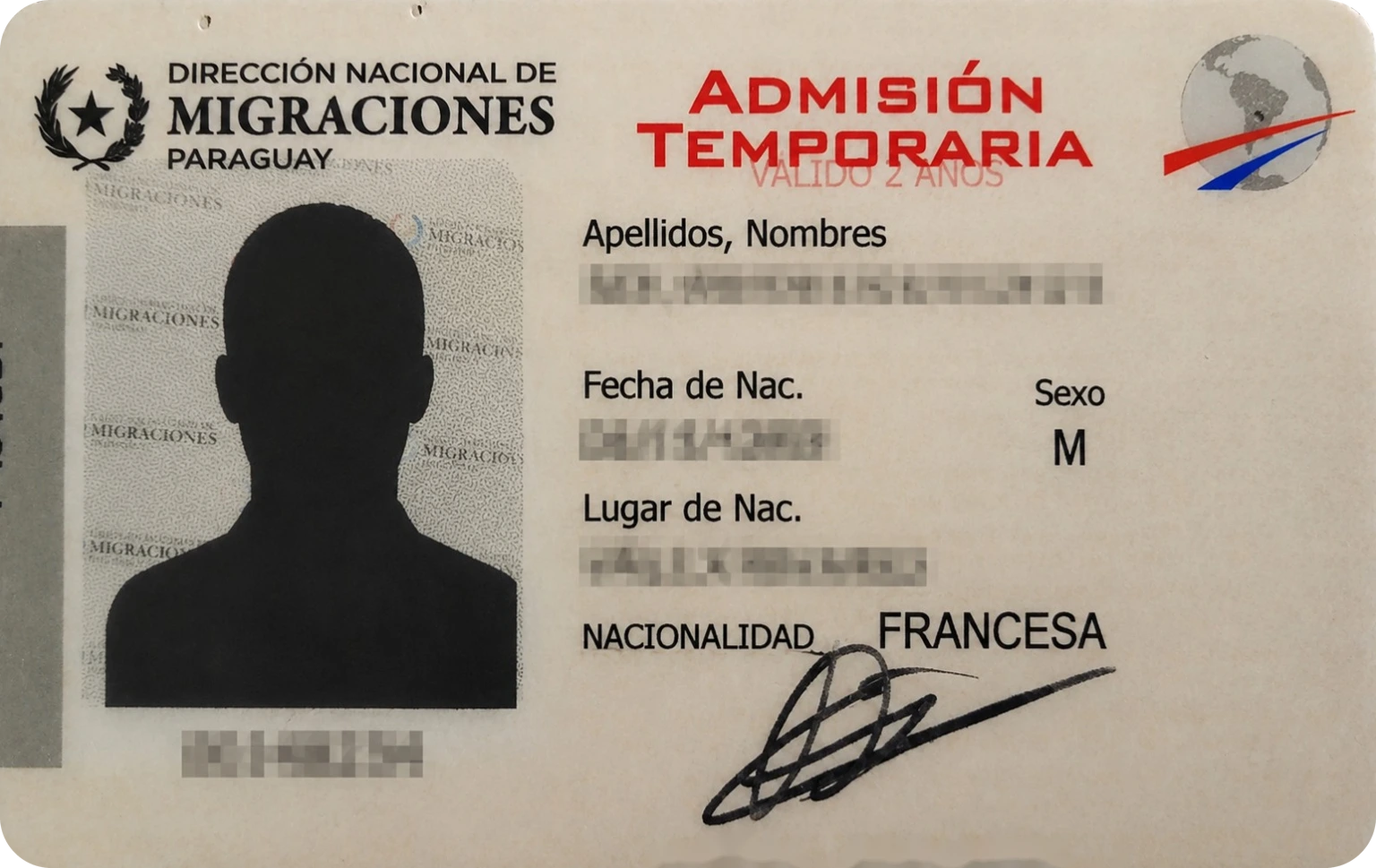 Recto du carnet de résident temporaire paraguayen (Admisión Temporaria) : photo, identité, nationalité et mention Válido 2 años (exemple réel anonymisé)